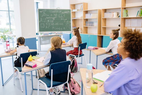 What You Need to Know About Well-Designed Classroom Furniture